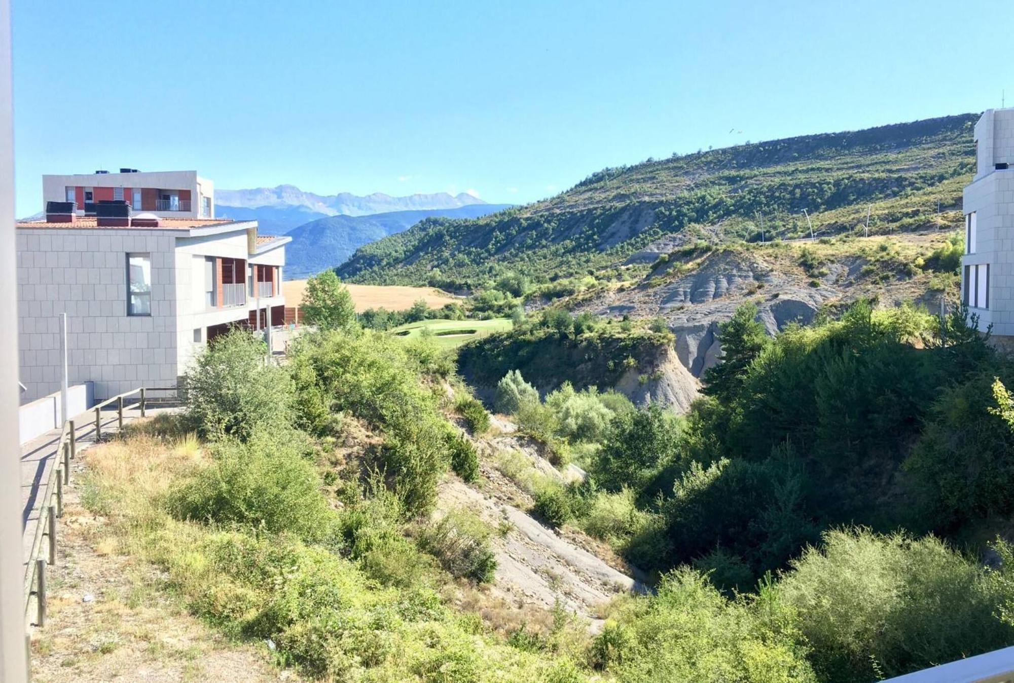 Coqueto Apto Con Vistas En Las Margas Golf N001 Sabinanigo Ngoại thất bức ảnh